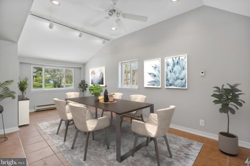 13 Dorann Ave, Princeton NJ  08540-3906 exterior
