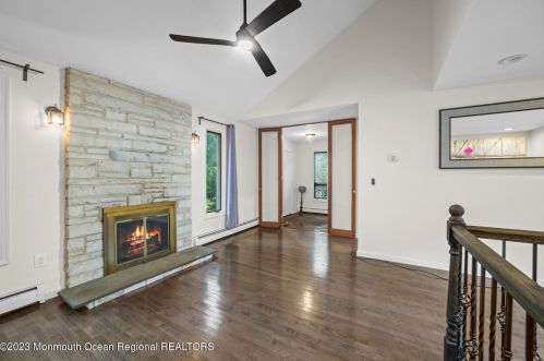 206 Red Hl Rd, Middletown NJ 07748-2408 exterior