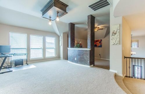 6911 Cyn Mdw Dr, Garland TX  75048-3050 exterior