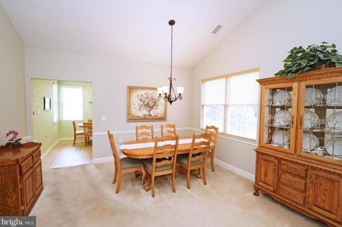 175 Meadowlark Dr, Trenton NJ  08690-3545 exterior