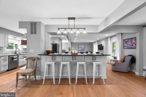 92 Berrywood Dr, Severna Park MD 21146-2001 exterior