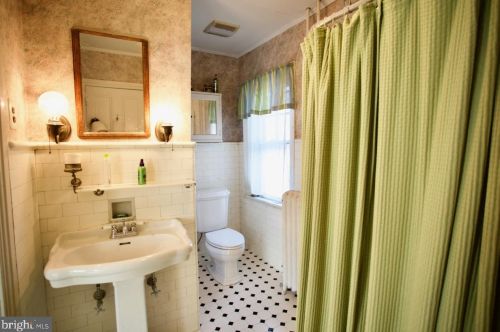 310 Warwick Rd, Haddonfield NJ 08033-3828 exterior