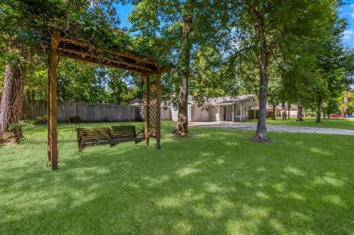 1611 Sweetgum St, Conroe TX  77385-9531 exterior
