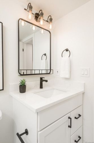 2028 Elm St, Denver CO  80207-3807 exterior