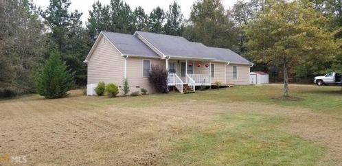 567 Peters St, Statham, GA 30666-1803
