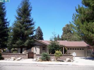 1802 Cambridge Ct, Visalia, CA 93292-5151