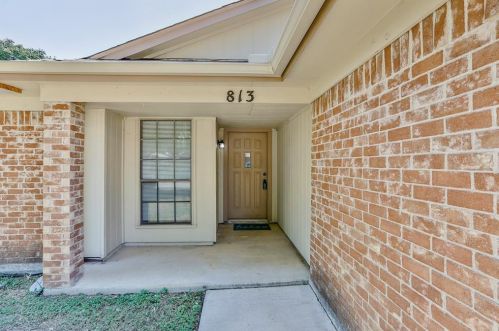813 Bristol Ave, Fort Worth TX  76179-3403 exterior