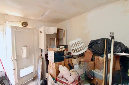 3645 Puuku Makai Dr, Honolulu HI  96818-2815 exterior