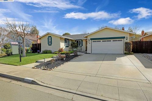 174 Elvira St, Livermore, CA 94550-3907