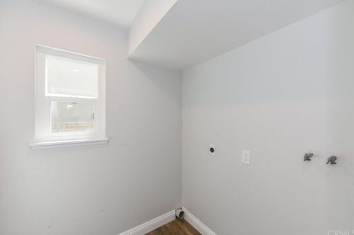 8 Henry, Irvine CA  92620-3256 exterior