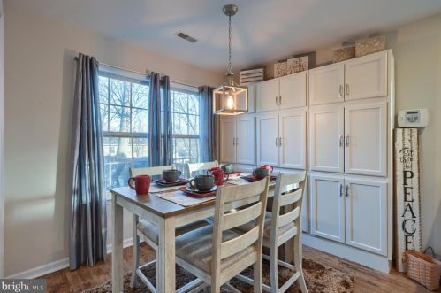 12 Mill Pond Dr, Lancaster PA  17603-7411 exterior