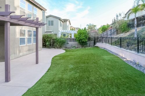 1728 Picket Fence Dr, Chula Vista CA  91915-1858 exterior