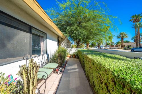 888 El Conquistador, Palm Springs, CA 92262-3246