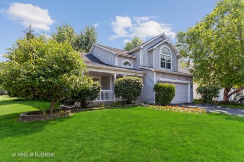 3404 Fairmont Ave, Naperville, IL 60564-4685