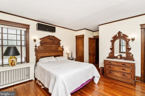 8 Princeton Ave, Princeton NJ  08540-5236 exterior
