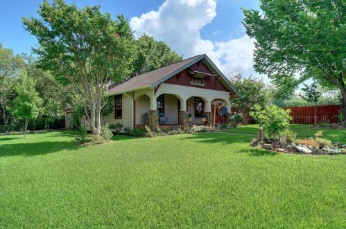 7101 Kuban Blvd, Fort Worth, TX 76120-2307