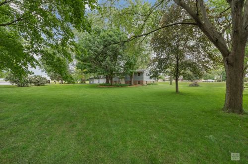 3 Rickard Dr, Oswego, IL 60543-8835