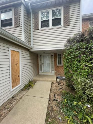 186 Jeffrey Ln, Lemont, IL 60440-1328