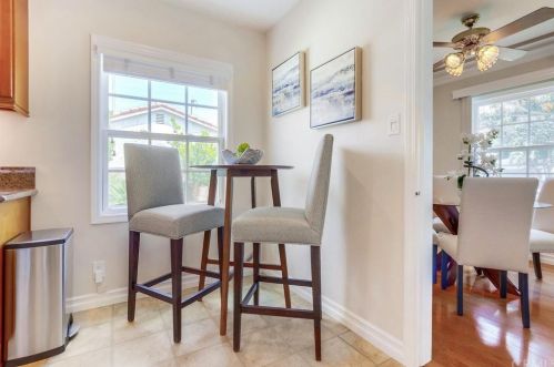 1527 Riviera Dr, Santa Ana CA 92706-1850 exterior