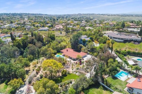 2186 Ravencrest Ct, Riverside, CA 92506-4641