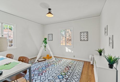 1133 Cordova Ave, Glendale CA  91206-2114 exterior