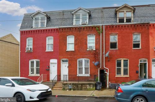 487 Salem Ave, York, PA 17401-3861