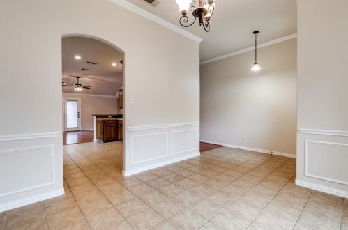 1842 Manor Ridge Way, Fort Worth TX  76120-5162 exterior