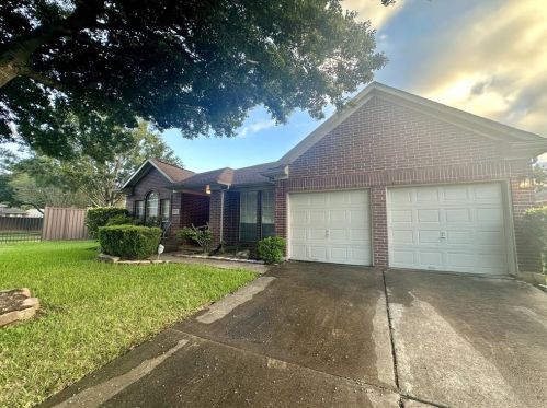 1803 Tangleberry Ct, Fresno, TX 77545-7520