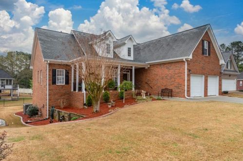 205 Chad Ln, Loganville, GA 30052-7009