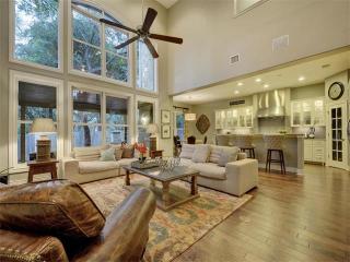 3212 Gentry Dr, Austin, TX 78746-5505