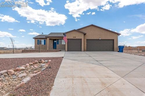 658 Mcclave Dr, Pueblo CO  81007-2126 exterior
