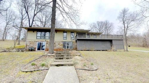 5250 Fox Run Dr, Harrison, AR 72601-9695