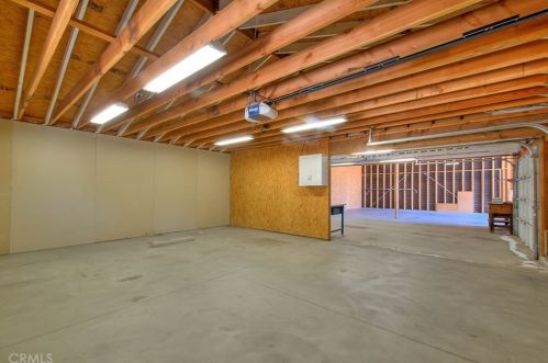 8582 Running Gait Ln, Riverside CA  92509-5106 exterior