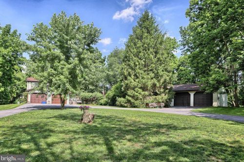 2122 Walnut Bottom Rd, Carlisle PA 17015-9122 exterior