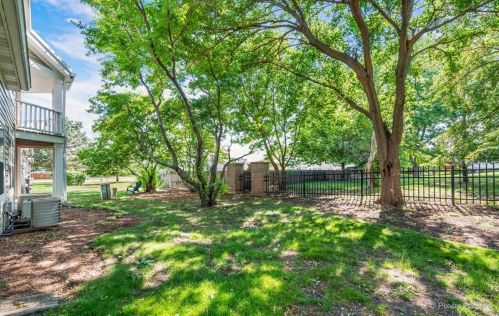 1276 Clare Ct, Carol Stream IL  60188-6011 exterior