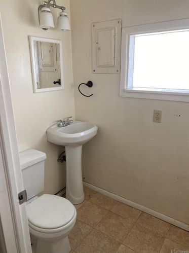 4822 Grant St, Englewood CO 80113-6827 exterior