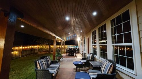 1136 Beechwood Dr, Uhland TX 78640-5718 exterior