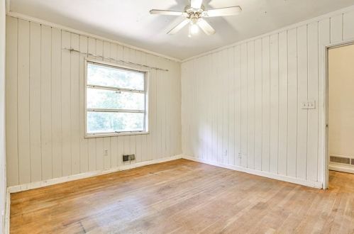 500 Brookfield Dr, Atlanta GA  30342-2709 exterior