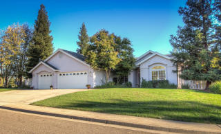 19235 Pinnacle Ct, Redding, CA 96003-9521