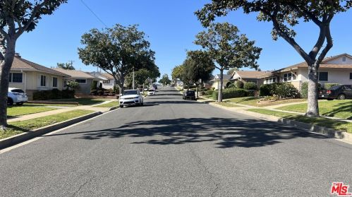 10525 4th Ave, Inglewood, CA 90303-1605