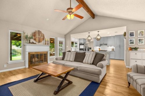 2207 Baltusrol Dr, Austin TX  78747-1202 exterior