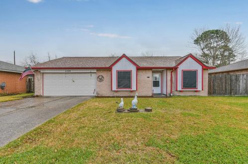 2109 Meadow Lark Ln, Morgans Point TX  77571-2531 exterior