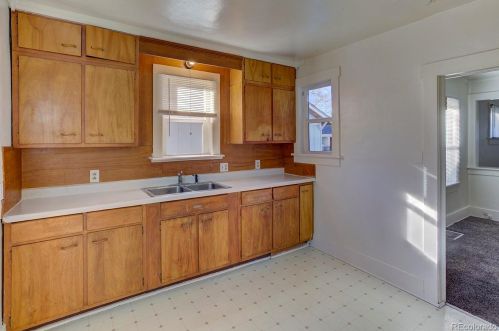 2260 Downing St, Denver CO  80205-5235 exterior