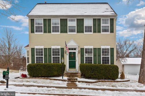 10021 Boreland Ct, Bristow, VA 20136-2547