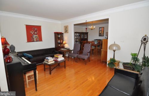 2 Summerhill Ct, Columbus, NJ 08022-1970