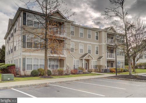 16 Kyle Way, Trenton NJ 08628-2521 exterior