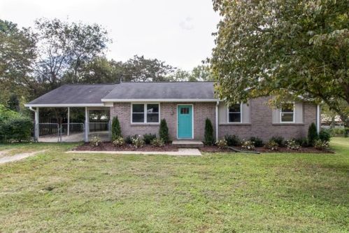 261 Garcia Dr, Pegram, TN 37143-2307
