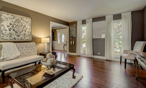 890 Somerset Dr, Carol Stream IL  60188-6077 exterior