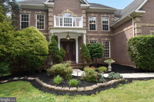 12019 Bennett Rd, Herndon, VA 20171-1613