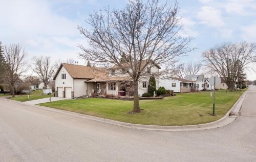 311 6th St, Starbuck, MN 56381-9737